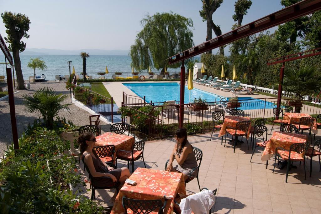 Hotel Astoria Lido Sirmione Eksteriør bilde