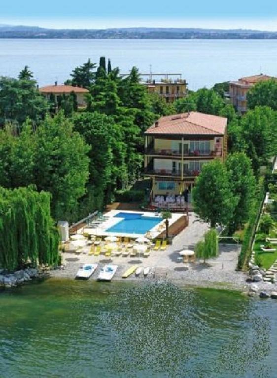 Hotel Astoria Lido Sirmione Eksteriør bilde